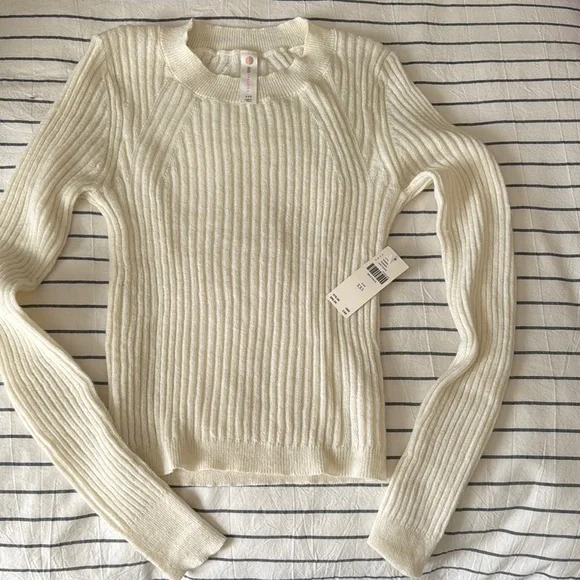 Cream Crew Neck Sweater with Ribbed Knit Texture and Long Sleeves - Picture 1 of 1